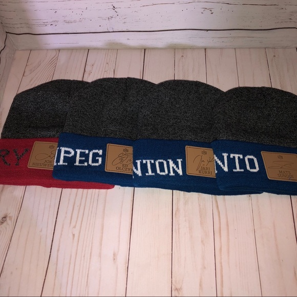 The Alumni Winter Hats by Molson Canadian set of 4 - Picture 1 of 5